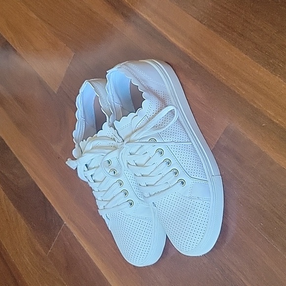 Indigo Rd. Kyrie Sneakers Size 7 - Picture 3 of 9